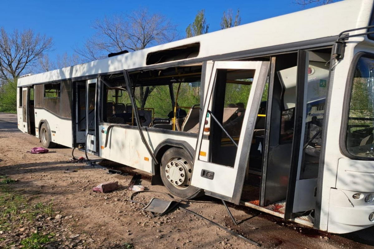 Rusiya kamikadze dronla avtobusu vurdu: ölənlər var 1 foto 10