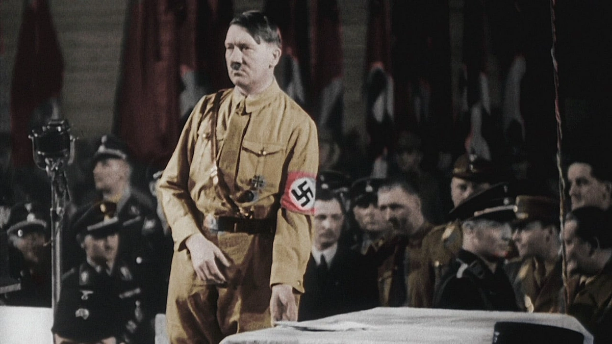 Hitlerdən bəhs edən roman bestseller oldu - FOTO 1 hitler