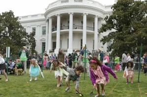 Yumurtalar, uşaqlar və bayram ovqatı: Ağ Evdə Pasxa ənənəsi – VİDEO