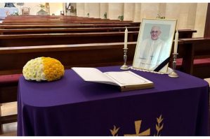 Bakıdakı kilsədə başsağlığı kitabı açıldı