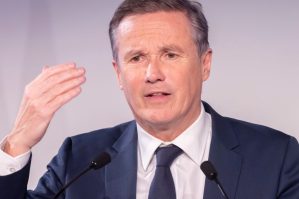 Makronun görüntüləri başına bəla oldu – "İstefa versin!"