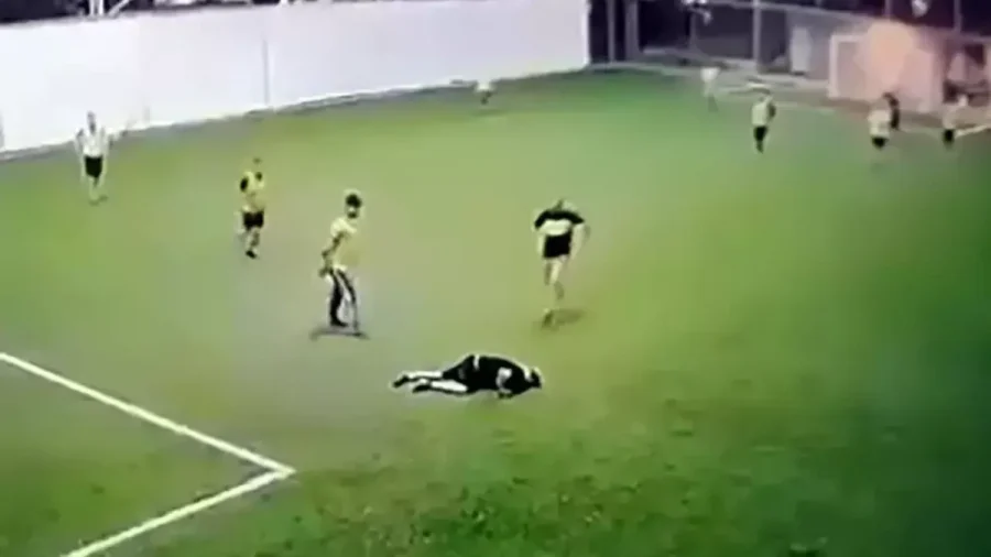 Türkiyədə futbol matçı faciə ilə bitdi - VİDEO