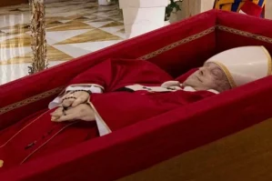 Fransiskin ölümü haqda ilginc detal - Papadan böyük katolik kimdir?