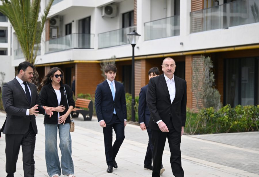 Prezident və ailəsinin "Sea Breeze" ziyarətindən VİDEO