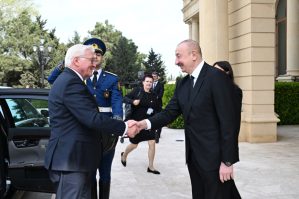 Ştaynmayerin Bakıda rəsmi qarşılanma mərasimi oldu - VİDEO