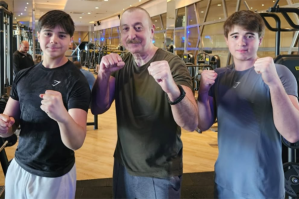 Prezident nəvələri ilə idmanda - FOTOLAR