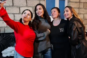 Arzu Əliyeva və Leyla Əliyeva Qəbələdə sakinlərlə... - FOTOLAR