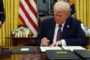 Trampın qalmaqallı qərarı: Azərbaycanı seçdi, Rusiyanı yox