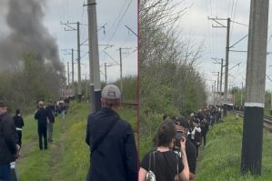 Qatar alovlandı, sərnişinlər təxliyə edildi