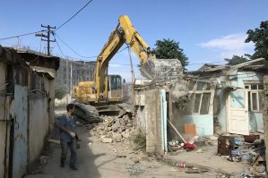 Sakinlərin nəzərinə: Bakıda bu binalar da sökülür - FOTOLAR