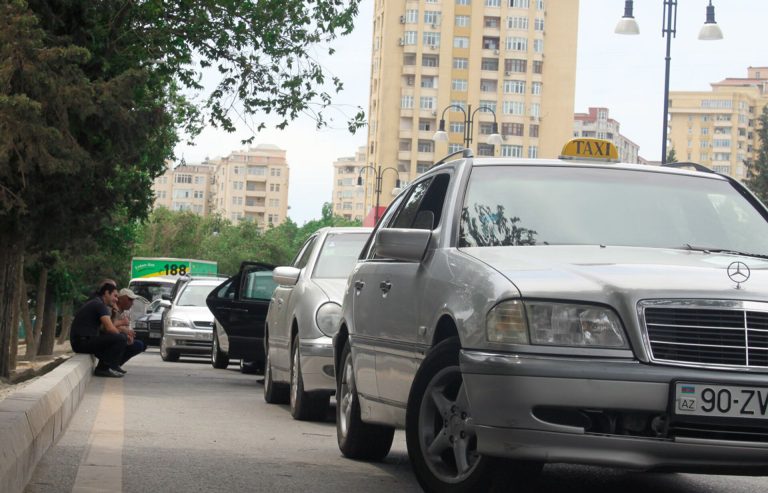 Taksilər üçün yeni qaydalar gəlir? – Ekspertdən diqqətçəkən açıqlama