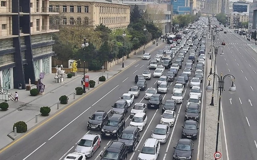 Bakının bəzi yollarında tıxac var - Siyahı 1 tixac 23