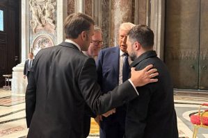 Trampın sözləri deşifrə edildi: Makron və Zelenskiyə nə deyib?