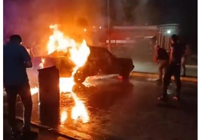 Beyləqanda minik avtomobili yanıb kül oldu - FOTO