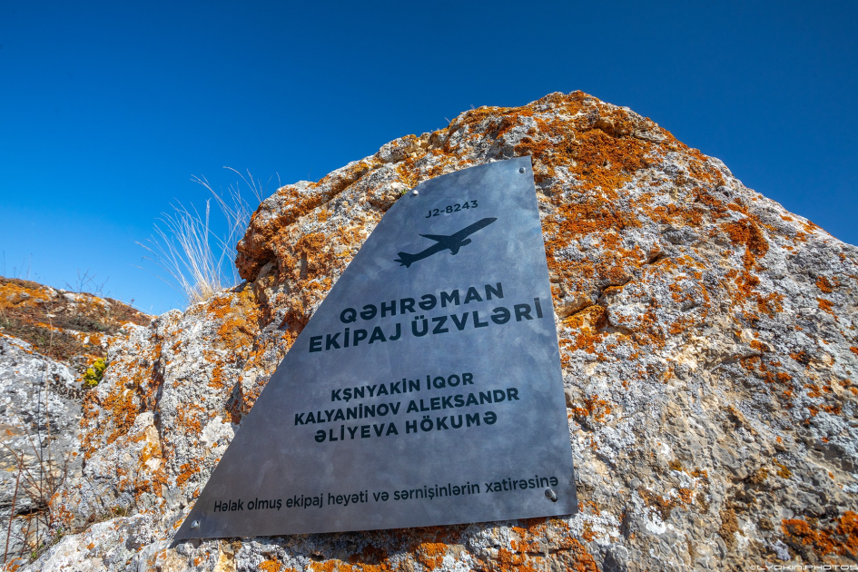 Onlar üçün xatirə lövhəsi qoyuldu - FOTOLAR 3 Onlar üçün xatirə lövhəsi qoyuldu - FOTOLAR