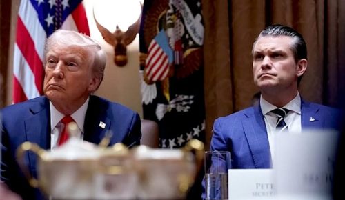 трамп и хегсет фейсбук 1024x594 1