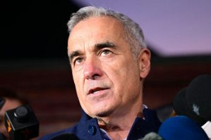 Rumıniyada qalmaqallı namizəd siyasətdən çəkildi