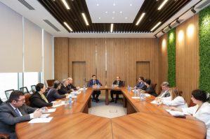 PA nümayəndəsi İctimai Şuranın üzvləri ilə görüşdü