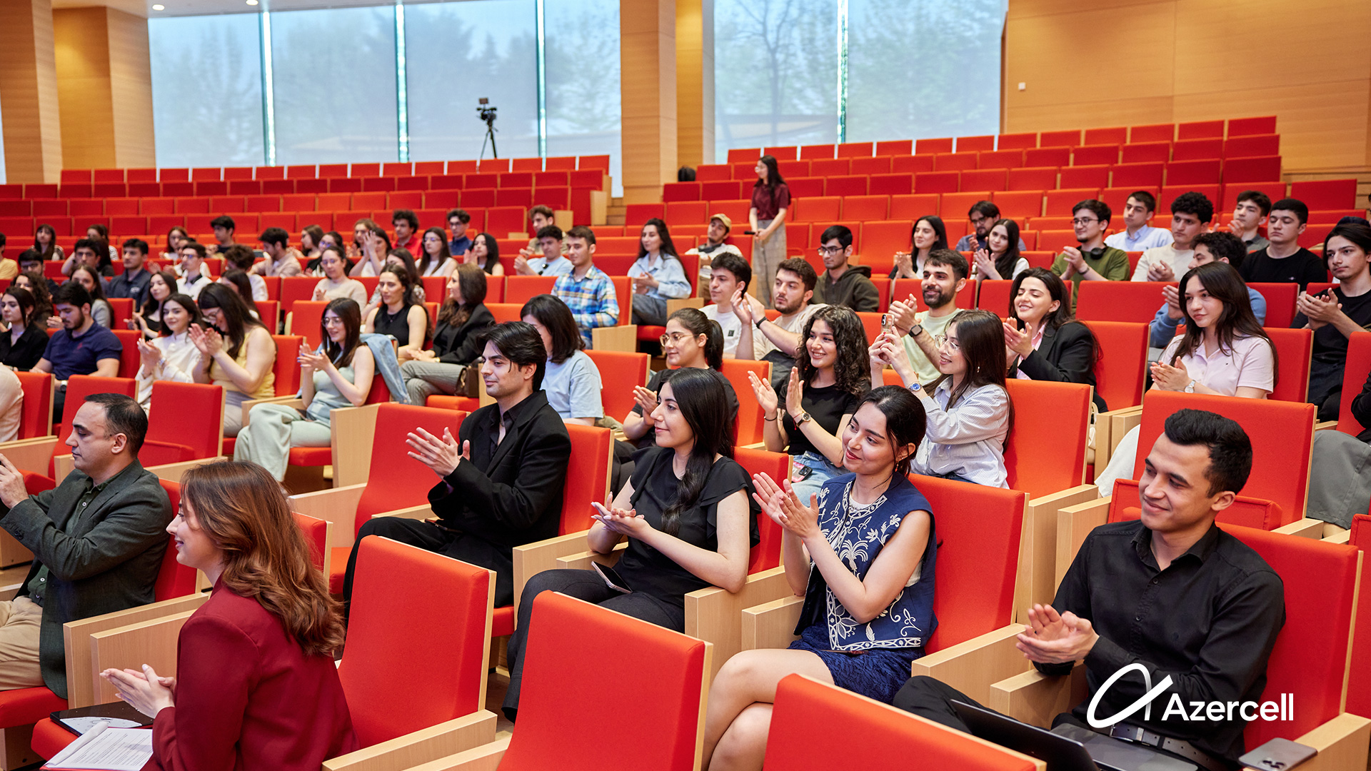 Azercell və ADA Universiteti Fondunun tərəfdaşlığı çərçivəsində görüş keçirildi - FOTOLAR 3 Azercell və ADA Universiteti Fondunun tərəfdaşlığı çərçivəsində görüş keçirildi - FOTOLAR