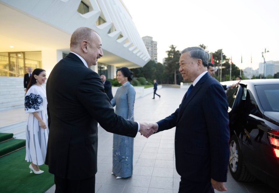 “Gülüstan”da Vyetnam əsərlərinin sərgisi ilə tanışlıq