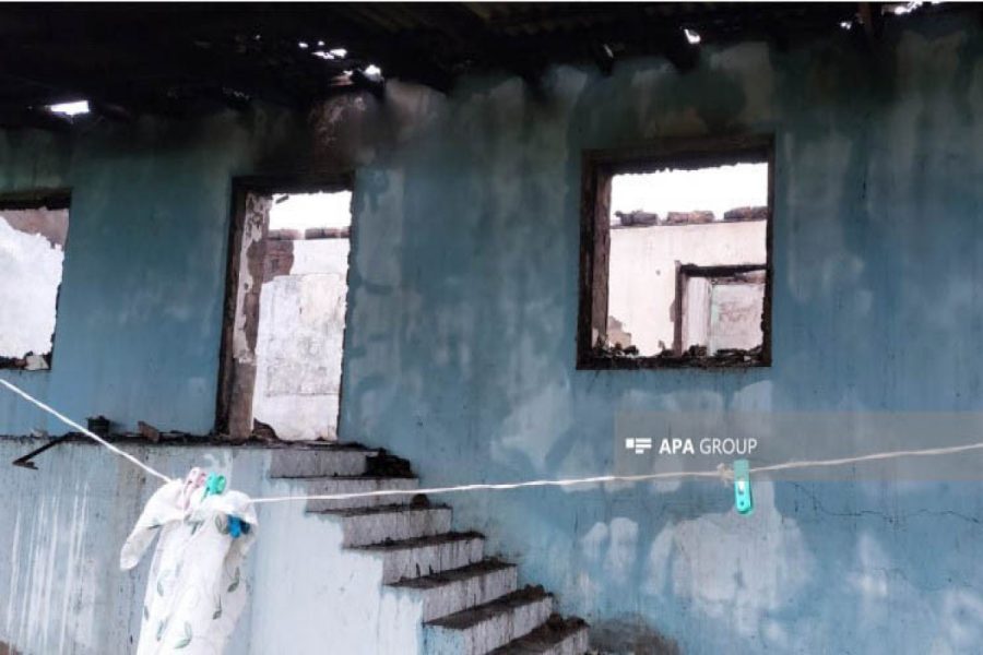 Bir ay əvvəl yanğında xəsarət alan 13 yaşlı qız öldü