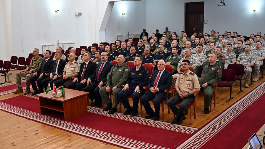 Türkiyə heyəti l xüsusi təyinatlılarımızın silah və texniki vasitələri ilə tanış oldu - FOTO