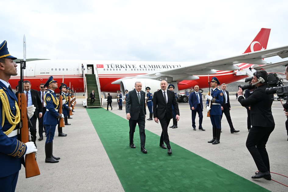 Ərdoğan böyük heyətlə Laçına gəldi - VİDEO 1 6836d796ee72a6836d796ee72b17484245986836d796ee7276836d796ee729