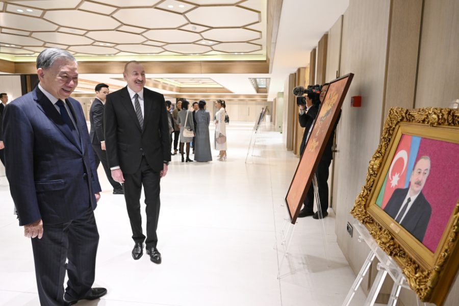 “Gülüstan”da Vyetnam əsərlərinin sərgisi ilə tanışlıq