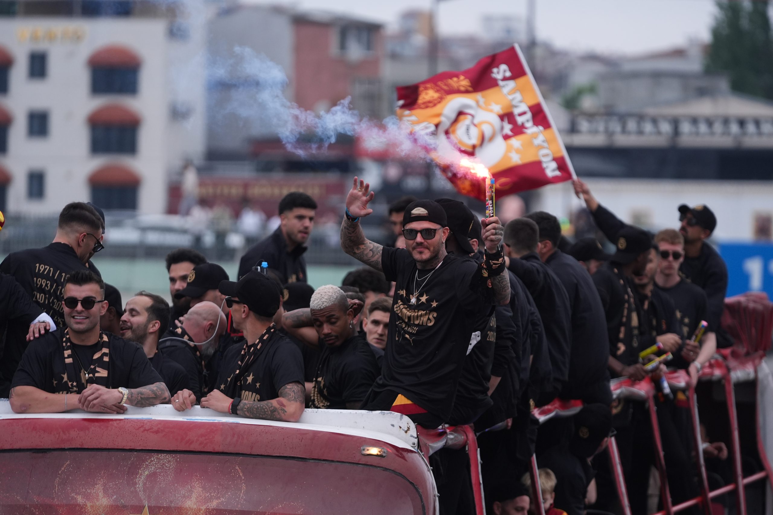 “Qalatasaray” çempionluğunu qeyd edir – FOTO 1 AA 20250525 38078910 38078905 GALATASARAYIN SAMPIYONLUGU ISTANBULDA KUTLANIYOR scaled