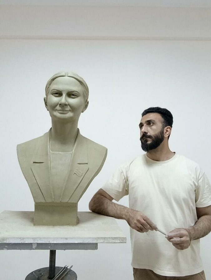 Qənirə Paşayevanın büstünün müəllifindən tənqidlərə cavab - FOTO