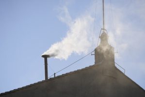 Ağ tüstü buraxıldı: yeni Roma papasının kimliyi bəlli oldu – VİDEO