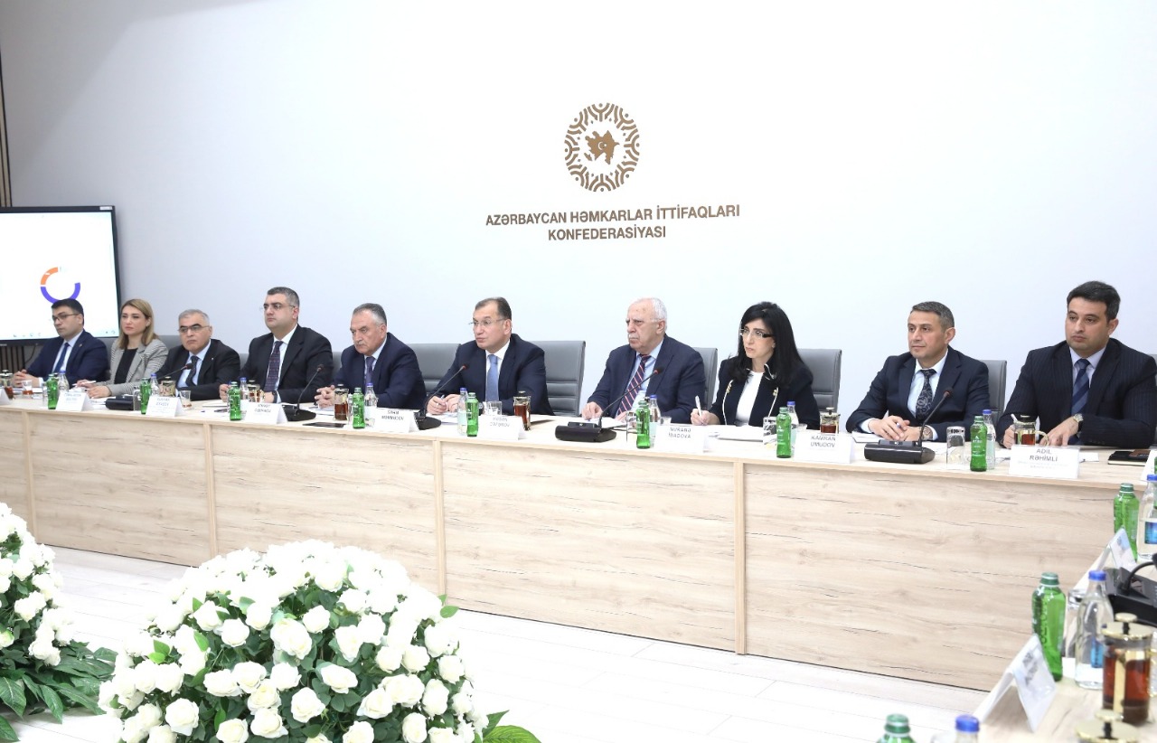 ƏƏSMN nümayəndələri Azərbaycan Həmkarlar İttifaqları Konfederasiyasının yeni mərkəzi ilə tanış oldu - FOTOLAR 3 WhatsApp Image 2025 05 01 at 09.53.01 1
