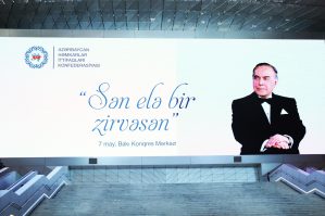 Azərbaycan Həmkarlar İttifaqları Konfederasiyası "Sən elə bir zirvəsən" tədbiri təşkil etdi - FOTOLAR