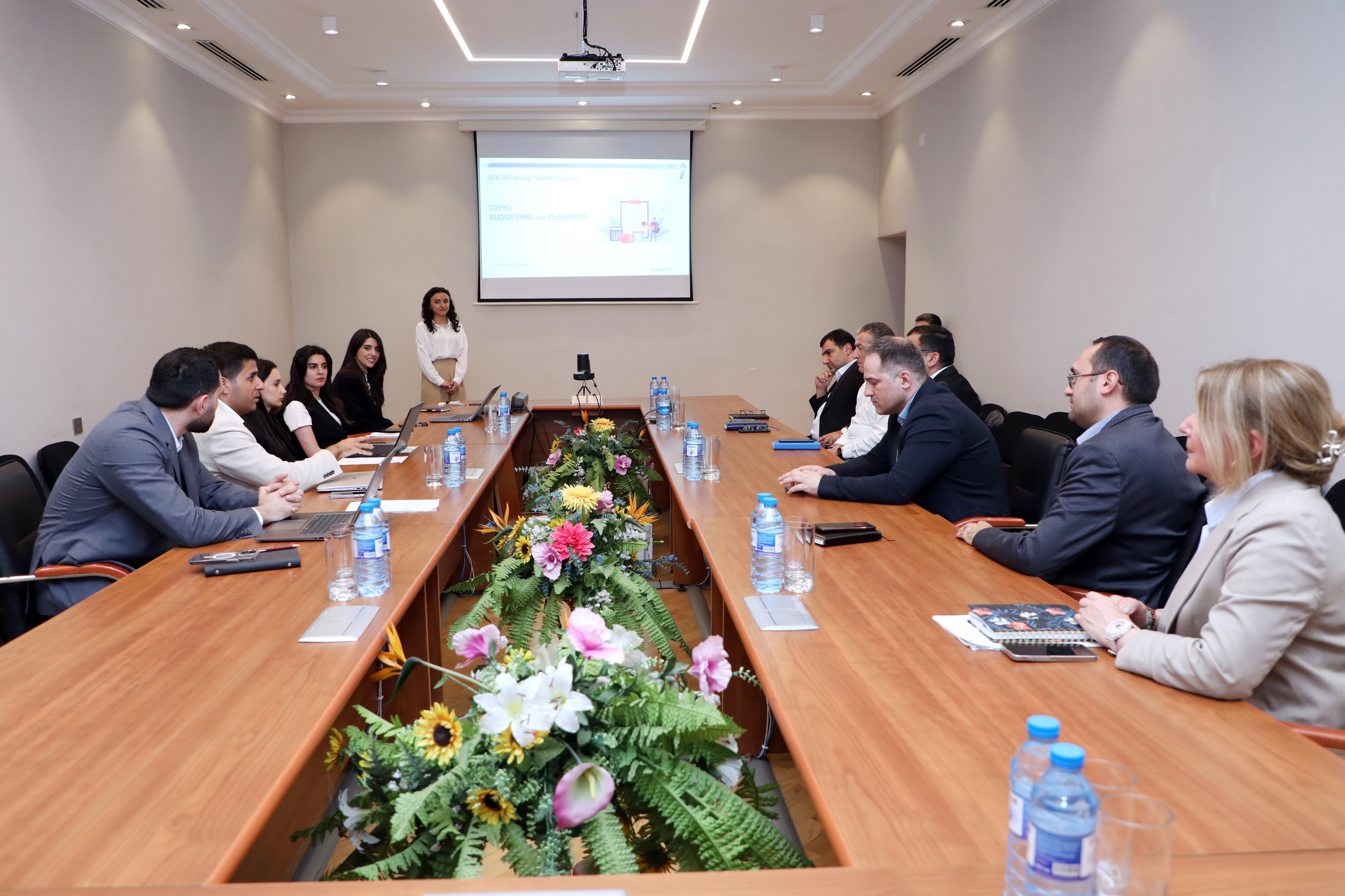 “Gənc İstedadlar Proqramı”nda təcrübəçilərin fərdi mövzularının təqdimatı keçirildi - FOTOLAR 9 WhatsApp Image 2025 05 19 at 15.45.18