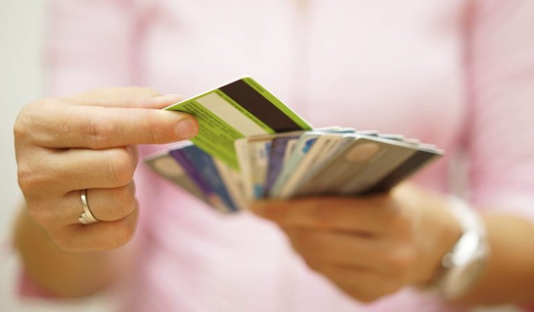 Banklarda yeni problem: pensiya kartlarını da “vurdu” - Nə etmək lazımdır?