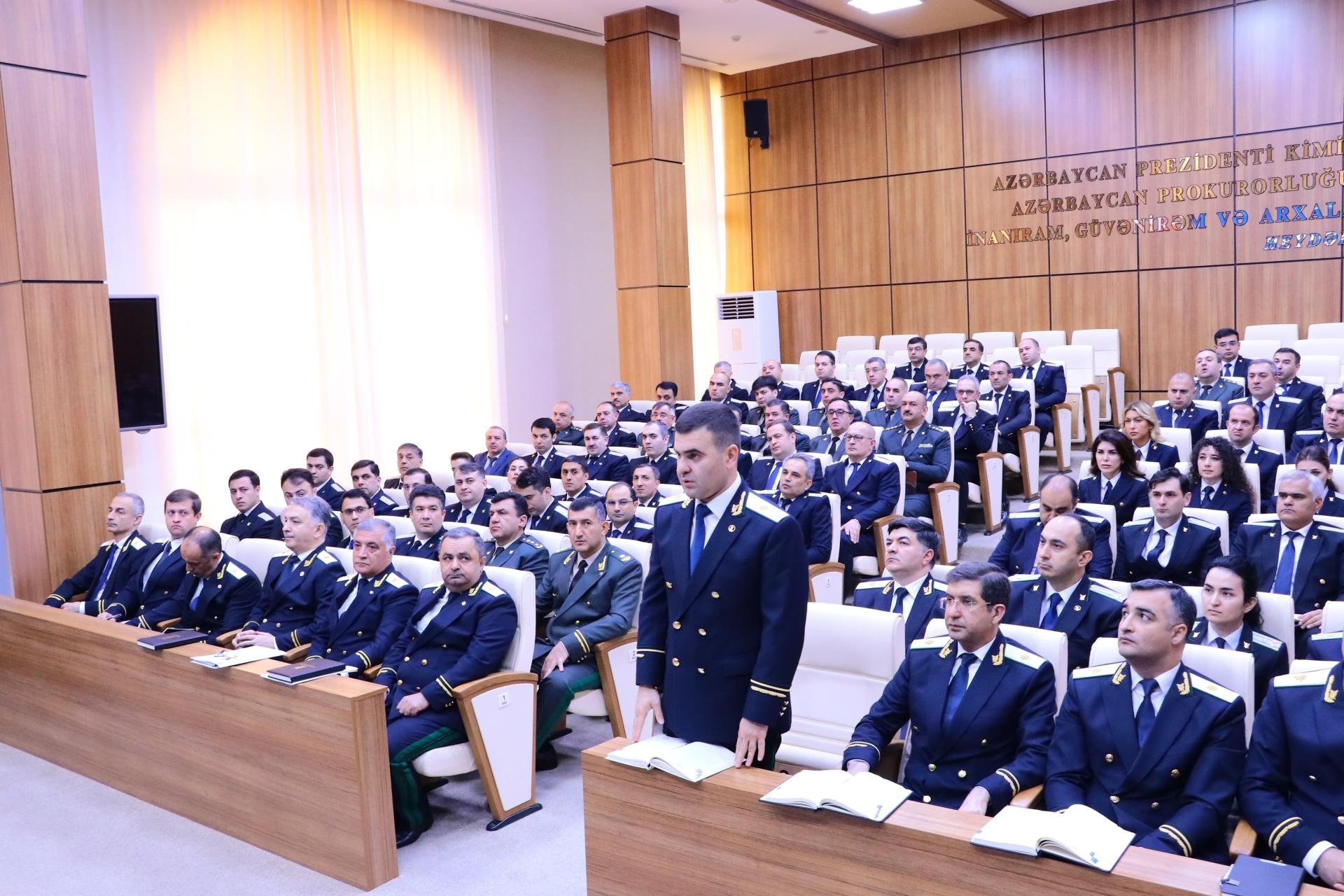 Kamran Əliyev müşavirə keçirdi, tapşırıqlar verdi - FOTOLAR 2 Kamran Əliyev müşavirə keçirdi, tapşırıqlar verdi - FOTOLAR