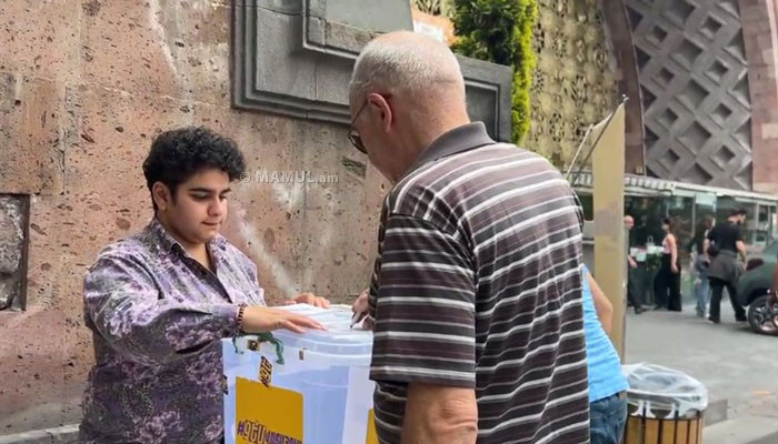 İrəvanda Paşinyana qarşı aksiya başladı - VİDEO 1 chem vstahum nikol phashinyani n325293 1