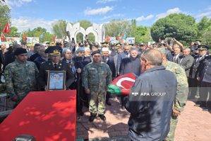 31 il əvvəl şəhid olmuş əsgər Naxçıvanda dəfn edildi - FOTOLAR