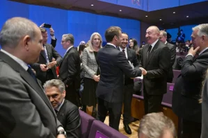 Makron niyə “pərvanəyə” çevrildi? – Əliyevlə təmasların görünməyən səbəbləri