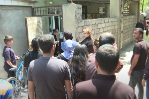 Tanınmış blogerlərə güvənib pullarından oldular... - VİDEO