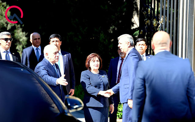 Rəsmilər Fəxri xiyabanda - FOTOLAR 1 foto1 2