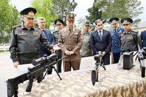 Qabor Böröndi Azərbaycanın hərbi müəssisələrində - VİDEO