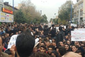 iran etiraz