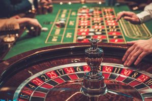 Azərbaycanın milyardlarla gəlirə açılan qapısı - Kazinolar yenidən fəaliyyətə başlaya bilərmi?