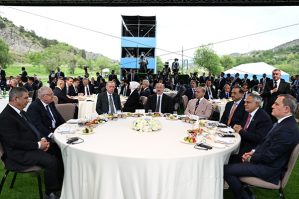 Əliyev, Ərdoğan və Şərif üçün oxunan məşhur mahnımız... - VİDEO