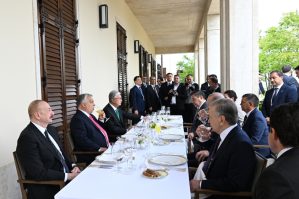 Budapeştdə TDT liderlərinin şərəfinə rəsmi lanç verildi - FOTOLAR