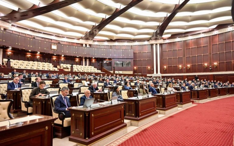 Milli Məclis növbədənkənar toplanır