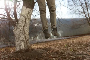 Şəmkirdə tələbə meşədə özünü asdı