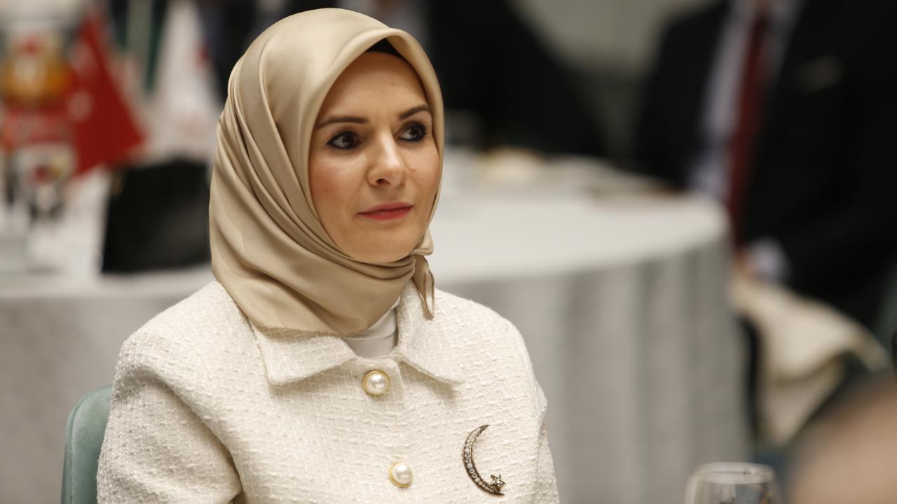 Türkiyəli nazirdən ilginc addım: mesaja belə cavab verdi - FOTO 1 nazirrrr
