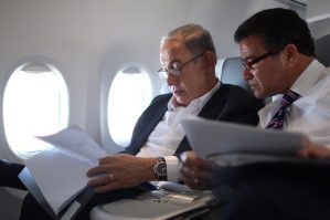 Netanyahu xalqa səsləndi, təyyarəsi havaya qalxdı - FOTO